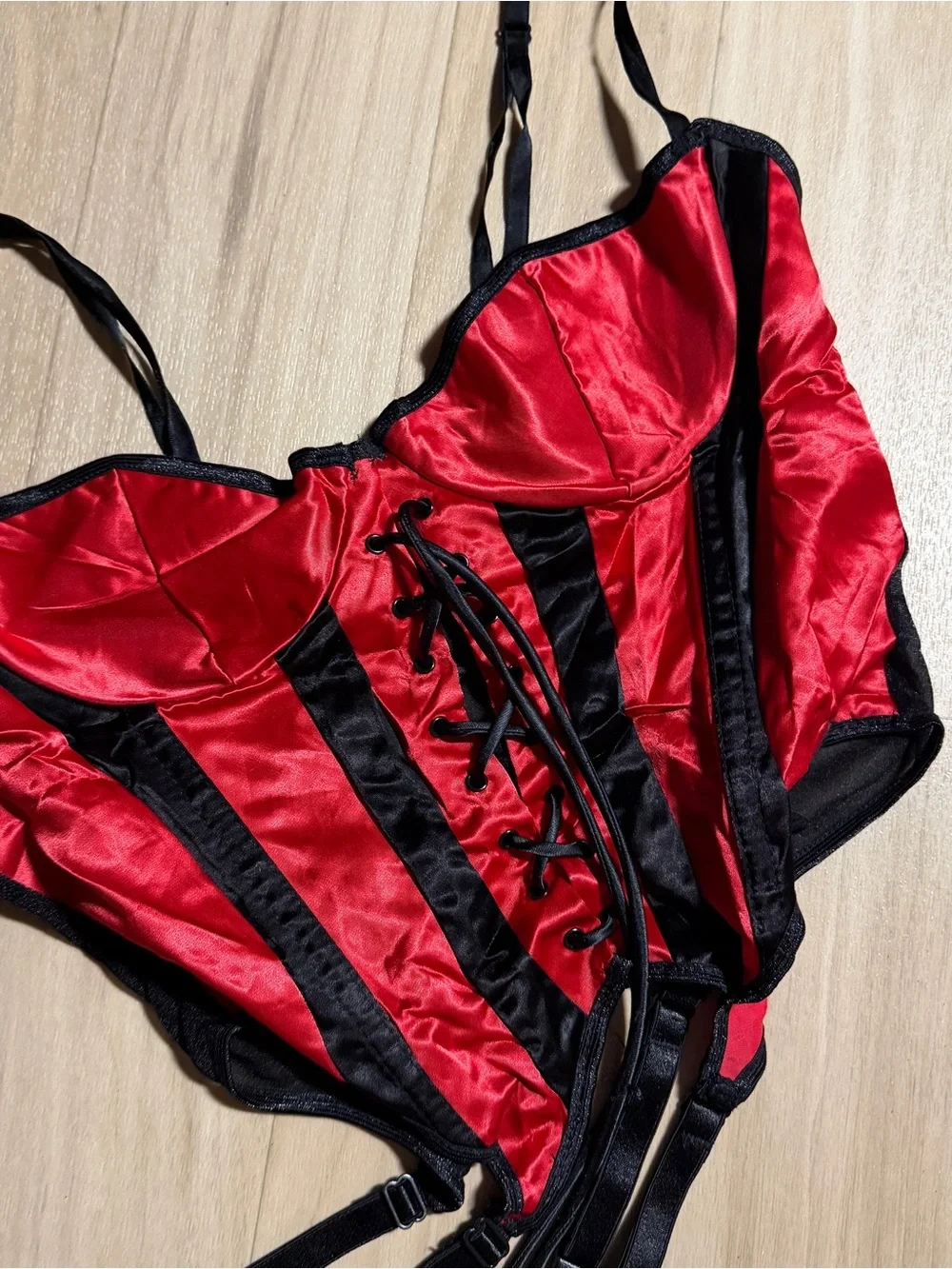 Vintage Y2K Frederick’s of Hollywood Red Black Satin Bustier & Panty Set NWT
